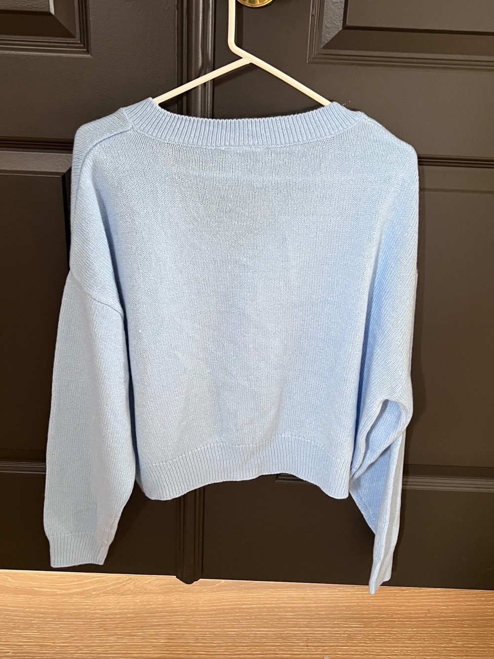H&M Light Blue V-Neck Cropped Sweater - Picture 3 of 3